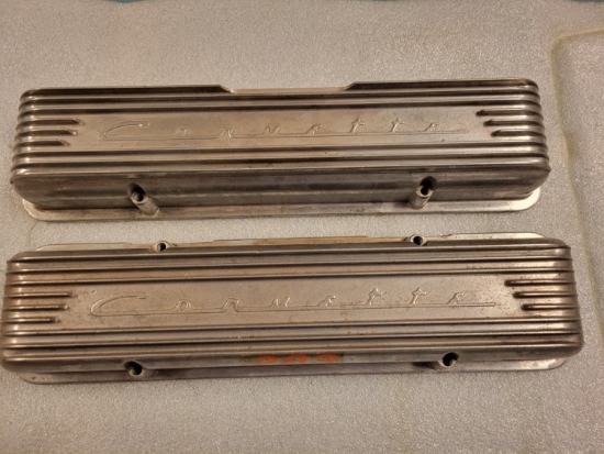 1957 Corvette 9 fin valve covers with FI clearance