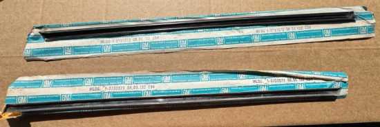 1956-61 NOS Rear Lower Fender Trim 3733571-3733572