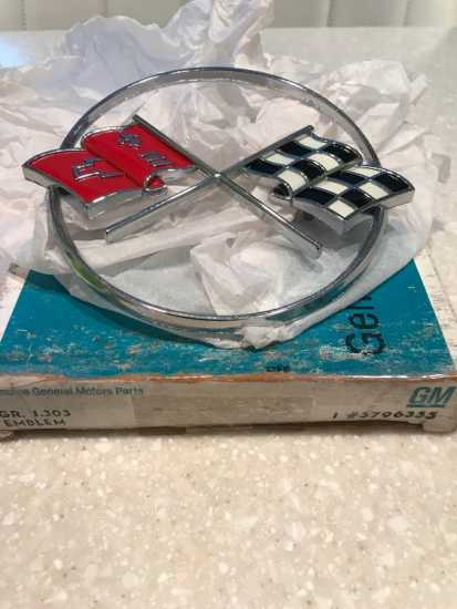 NOS 1962 Corvette Front Emblem 